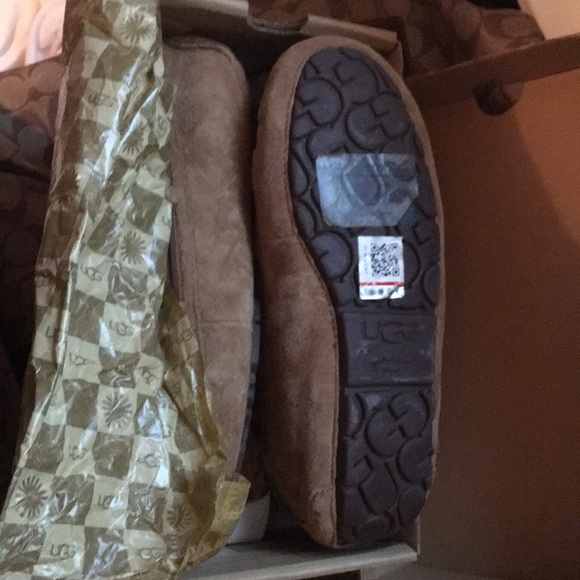 UGG slippers - Picture 6 of 6